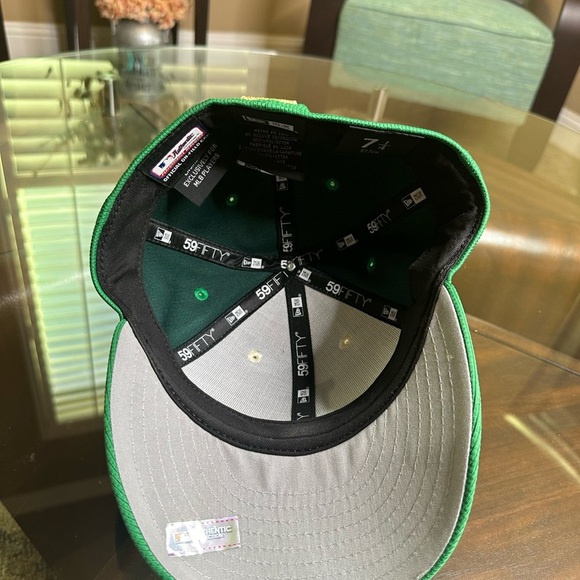 New Los Angeles Dodgers New Era White/Green Low Profile 59FIFTY Fitted Hat 7 1/4 - Picture 4 of 5